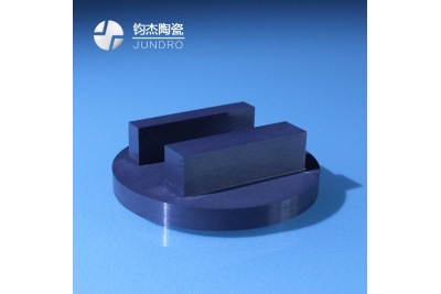 氮化硅陶瓷與其他材料相比加工精度如何？